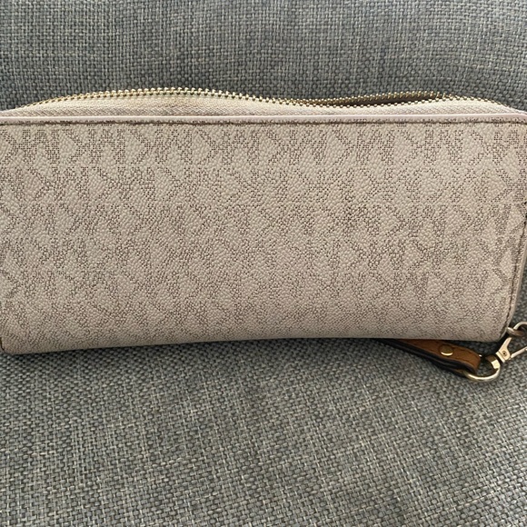 Michael kors logo wallet - Picture 3 of 6